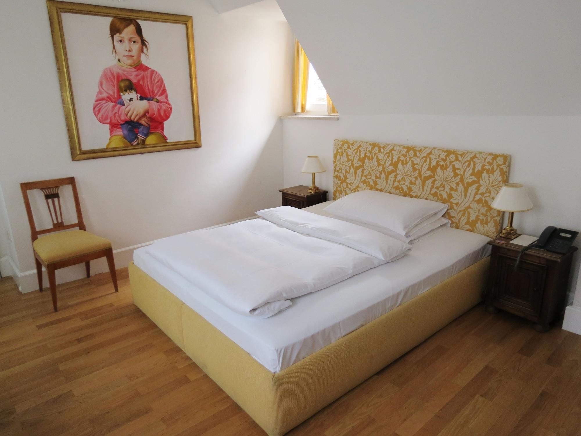 シュロスバーグホテル ダス クンストホテル グラーツ エクステリア 写真 A guest room at the hotel