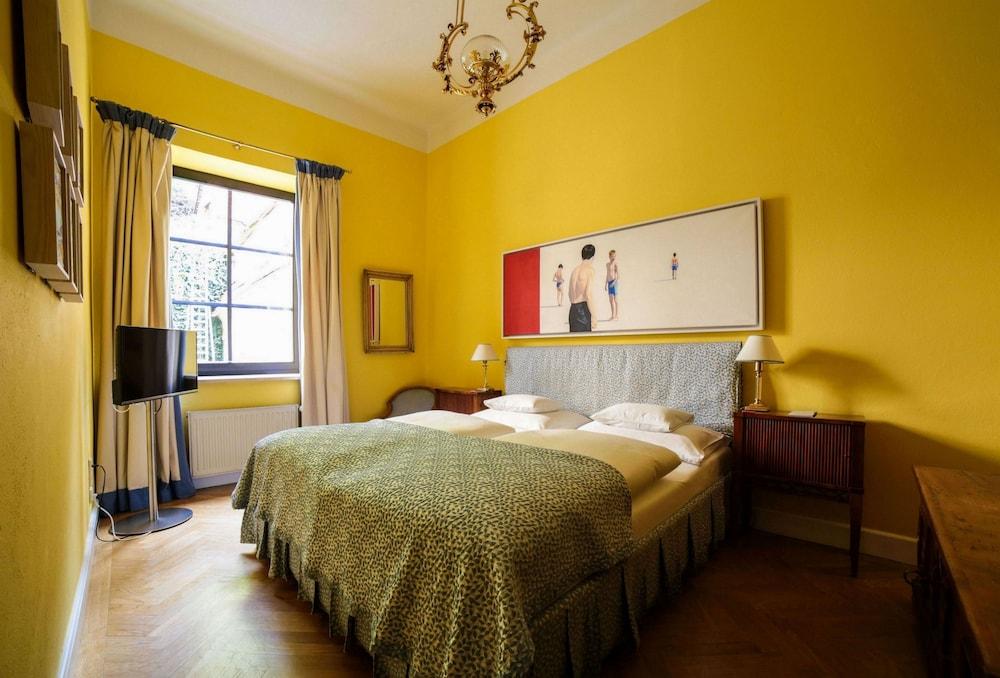シュロスバーグホテル ダス クンストホテル グラーツ エクステリア 写真 A room at the Hotel Axelmannstein