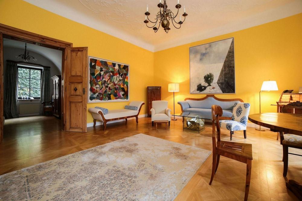 シュロスバーグホテル ダス クンストホテル グラーツ エクステリア 写真 Interior of the villa