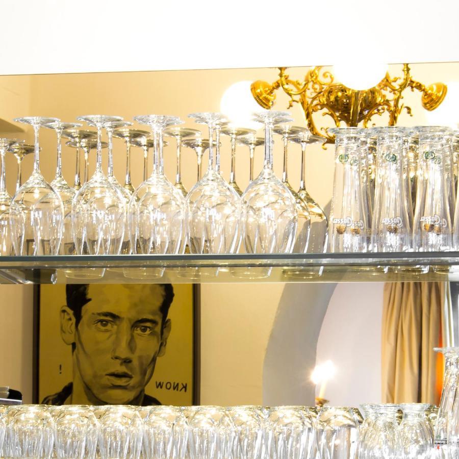 シュロスバーグホテル ダス クンストホテル グラーツ エクステリア 写真 Wine glasses