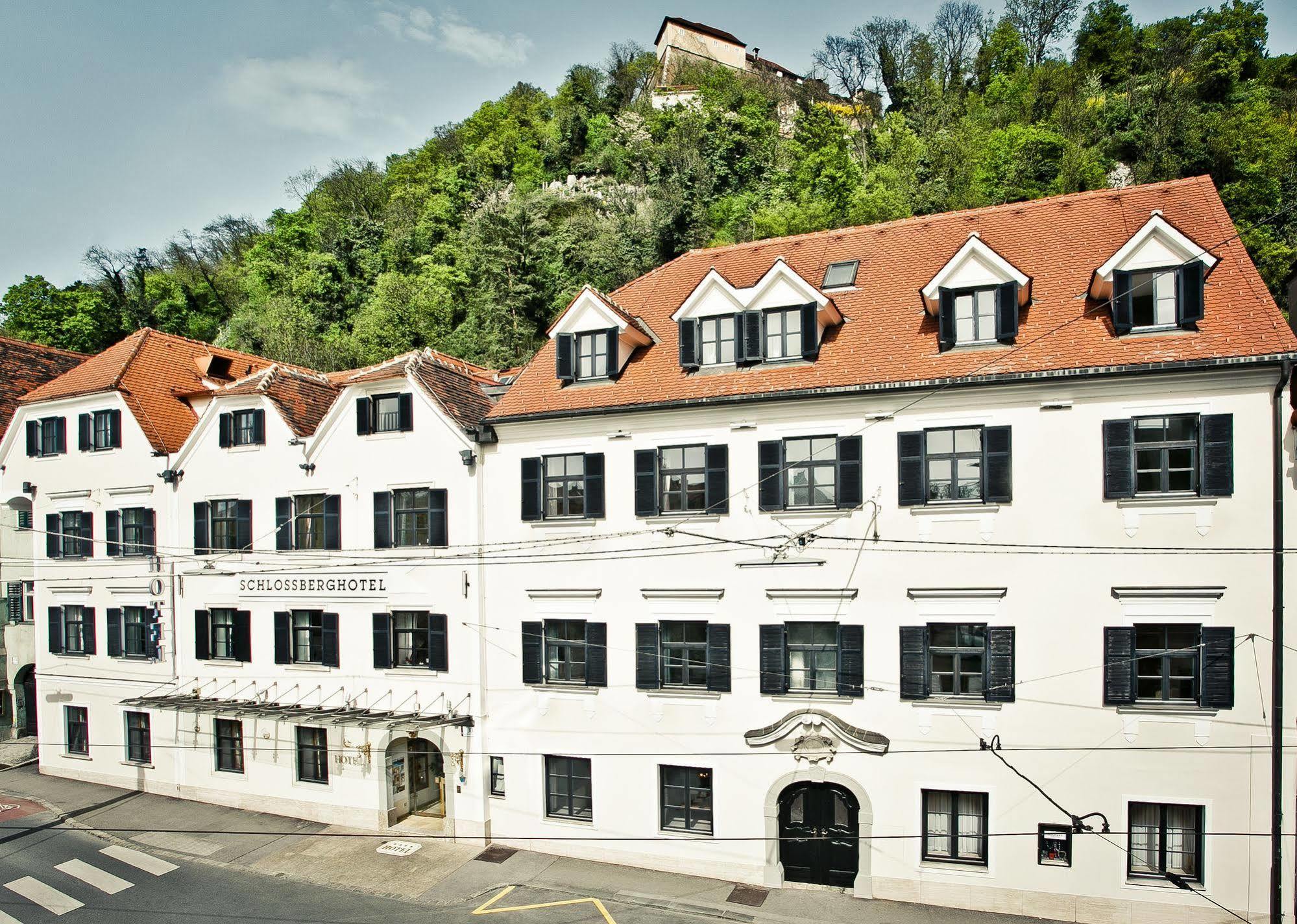 シュロスバーグホテル ダス クンストホテル グラーツ エクステリア 写真 The former Augustiner Chorherren brewery in Salzburg